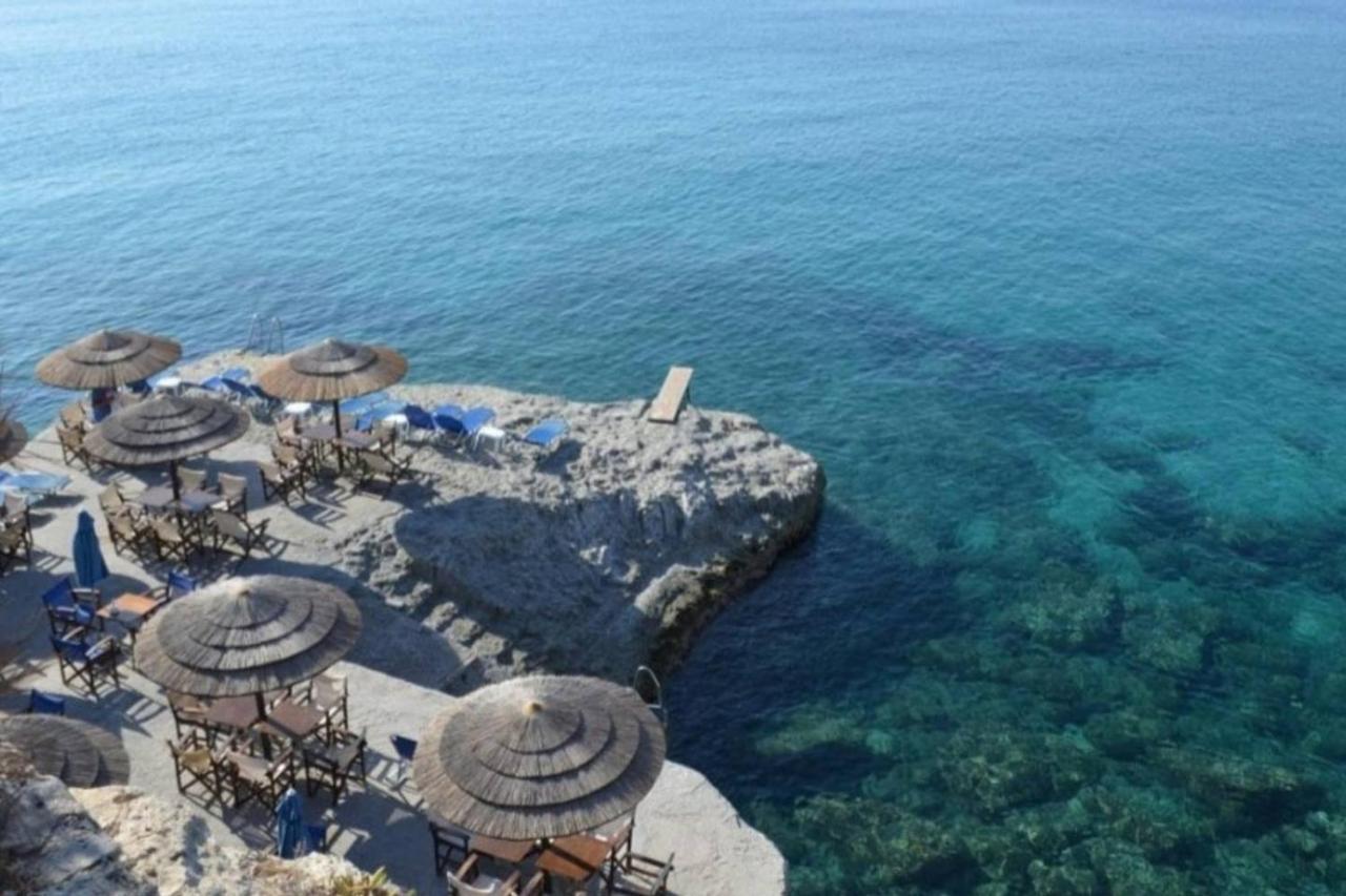 Aelia Houses Agia Marina  Exterior photo